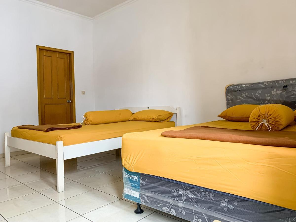 Beranda Istirahat Villa 4Br At Galaxy Resort Puncak Cikundul Екстер'єр фото